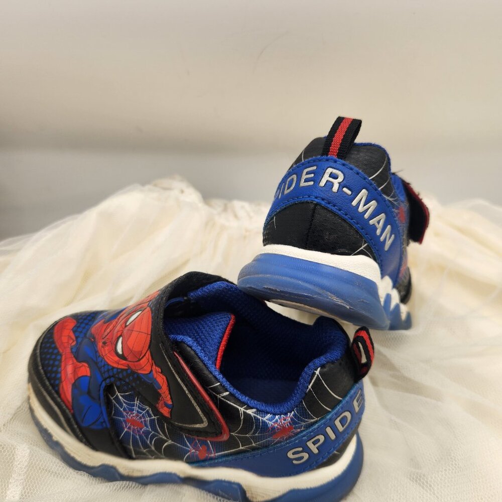 Marvel Lighted Spiderman Shoes, Toddler Size 8 (6 Inch) - Picture 6 of 6